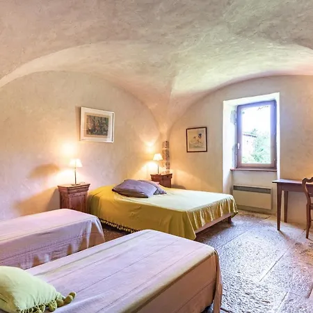 Les Pieds Dans La Beaume Vakantiehuis Joyeuse